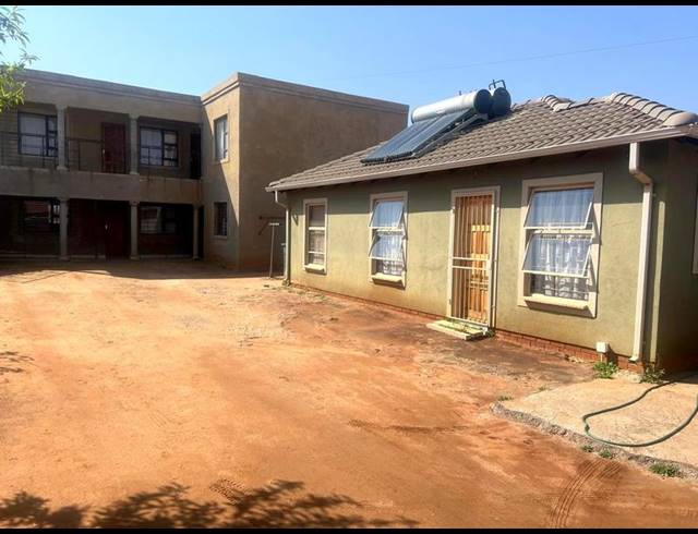 3 BEDROOM HOUSE FOR SALE IN LUFHERENG